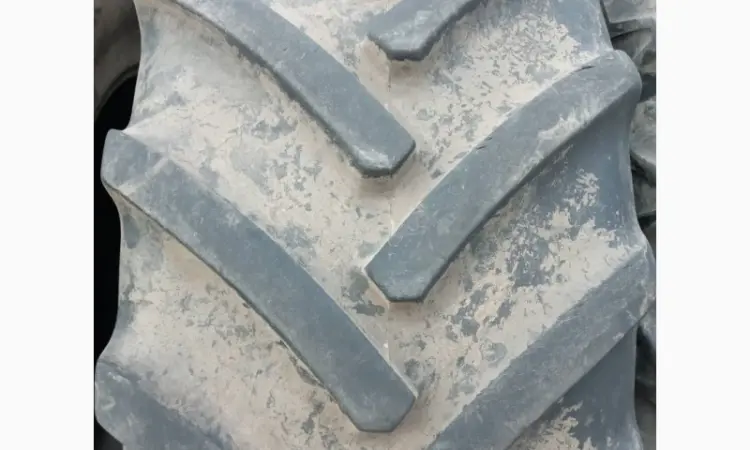 Бу шина 710/75R42 Michelin (пара) Днепр на трактор Fendt John Deer - фото № 3