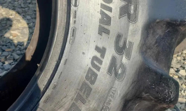 Бу шина 650/75-R32 (24.5R32) Michelin пара - фото № 3