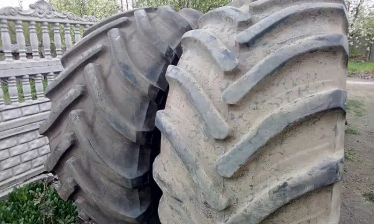 Бу шина на комбайн 800/65R32 (30/5/32) - фото № 4