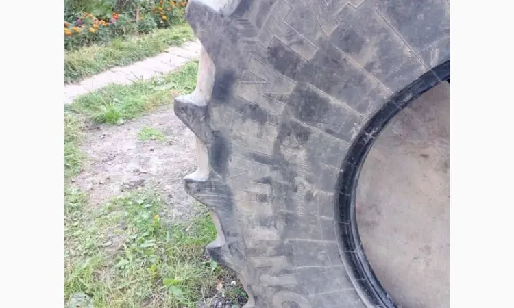 Бу шина на комбайн 800/65R32 (30/5/32) - фото № 8
