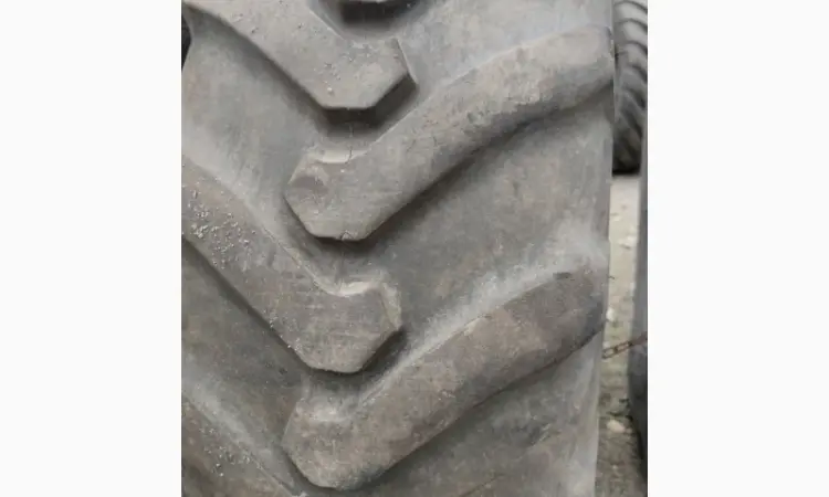 Бу шина на маниту 460/70R24 (17.5р24) Starmaxx - фото № 2