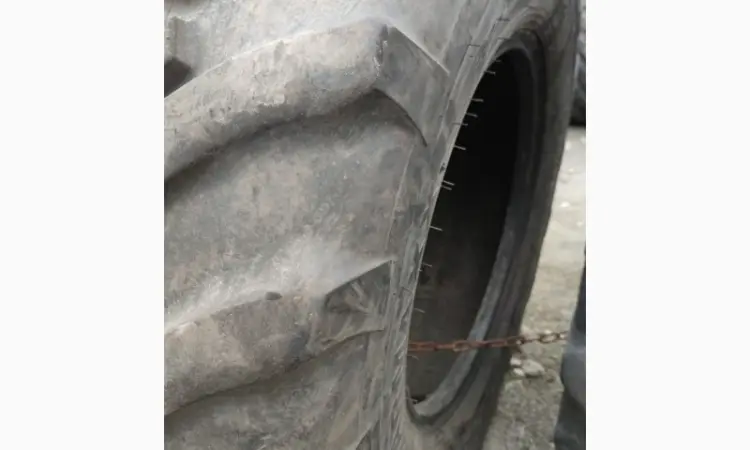 Бу шина на маниту 460/70R24 (17.5р24) Starmaxx - фото № 3