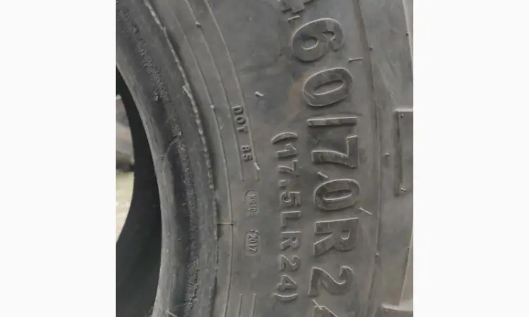 Бу шина на маниту 460/70R24 (17.5р24) Starmaxx - фото № 5