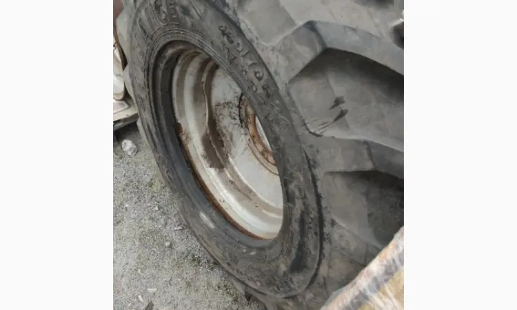 Бу шина на маниту 460/70R24 (17.5р24) Starmaxx - фото № 6