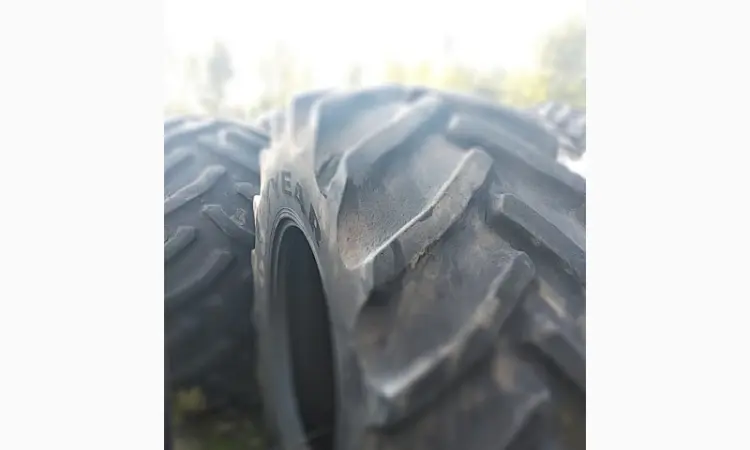 Бу шина GoodYear 800/65R32 (30.5LR32) - фото № 2
