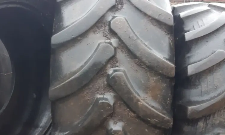 Бу шина 540/65R30 и 710/70R38 GoodYear Firestone для трактора John Deer - фото № 5