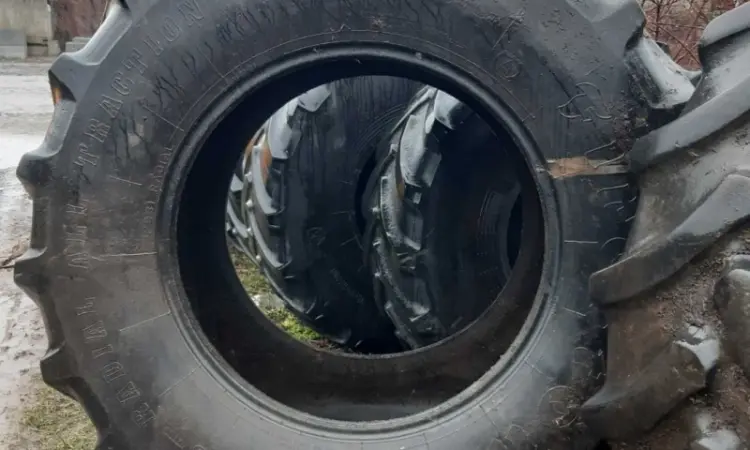 Бу шина 540/65R30 и 710/70R38 GoodYear Firestone для трактора John Deer - фото № 8