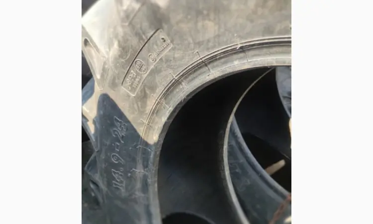 Бу шина 14.9-24 (380/85R24) BKT на трактор - фото № 3