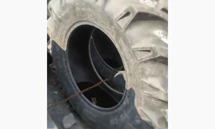 Бу шина 14.9-24 (380/85R24) BKT на трактор - фото № 4