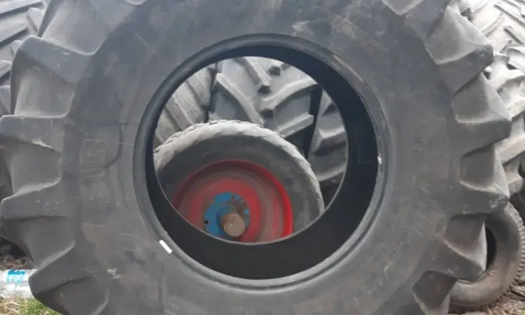 Бу шина 650/75R32 (24.5-R32) Michelin на комбайн - фото № 3