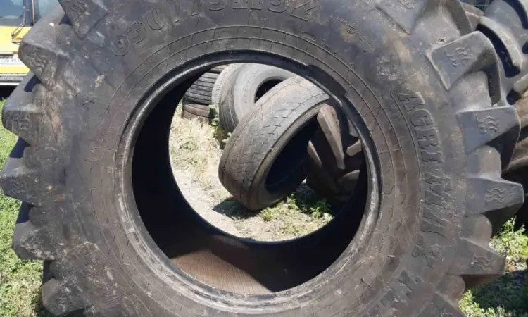 Бу шина 650/75R32 (24.5R32) BKT - фото № 6