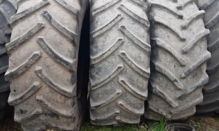 Бу шина 710/70R42 (28R42) BKT на Джон Дир - фото № 4