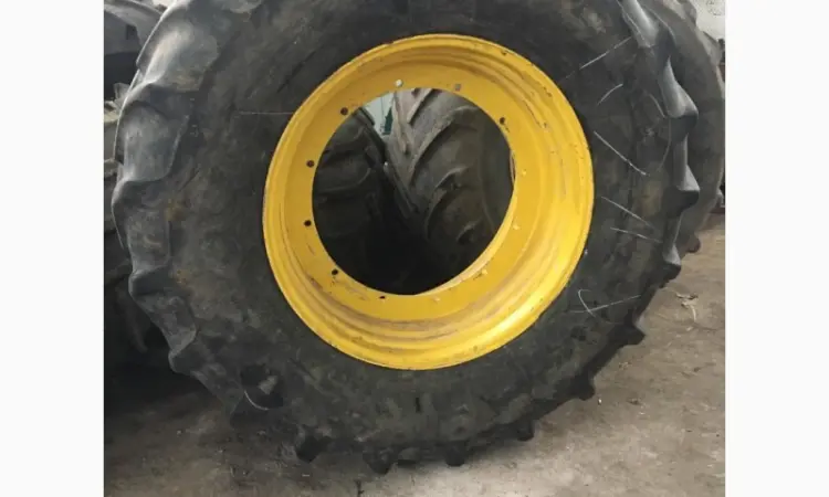 Бу колеса на John Deer 710/70R42 и 600/70R30 (шина + диск ориг.) - фото № 2