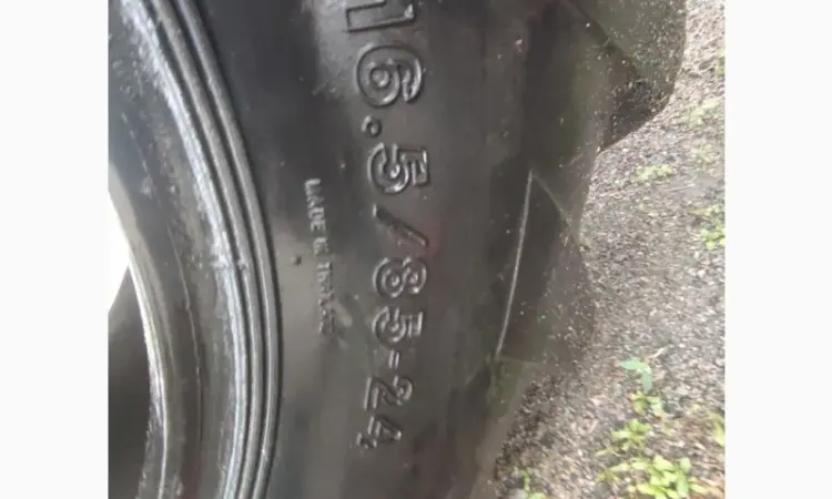 Бу шина 16.5/80-24 Deestone - фото № 3