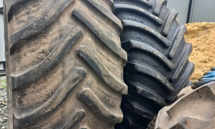 Бу шины 800/65r32 Alliance и BKT - фото № 1