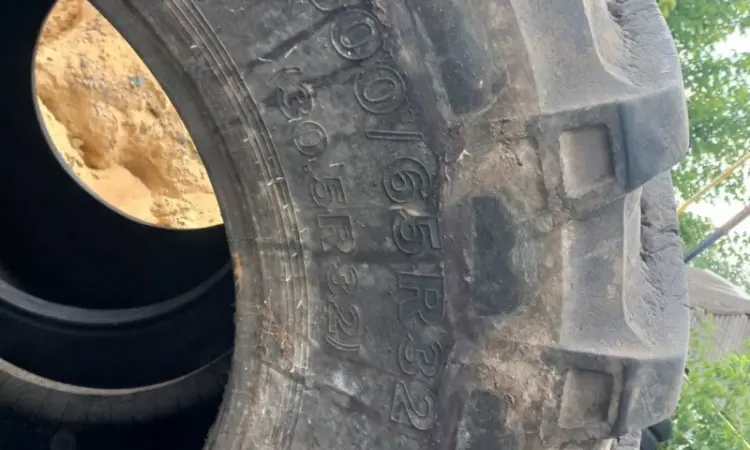 Бу шины 800/65r32 Alliance и BKT - фото № 2