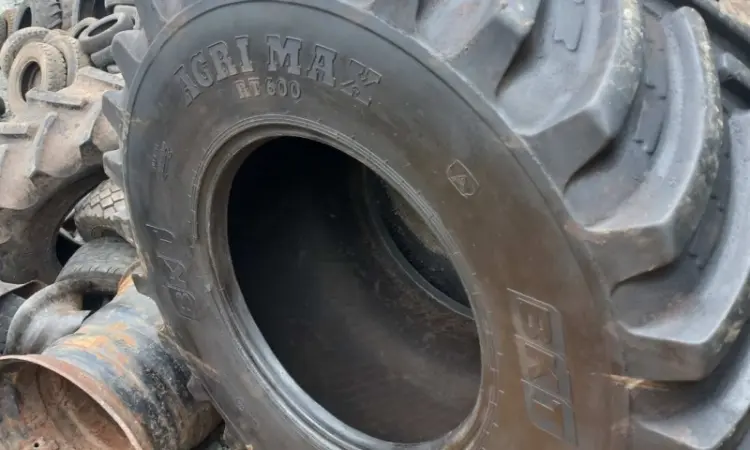 Бу шины 800/65r32 Alliance и BKT - фото № 3