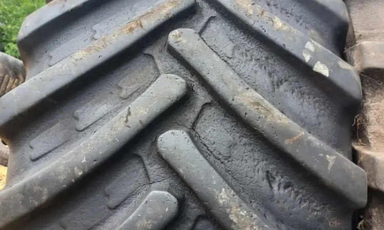 Бу шины 800/65r32 Alliance и BKT - фото № 5