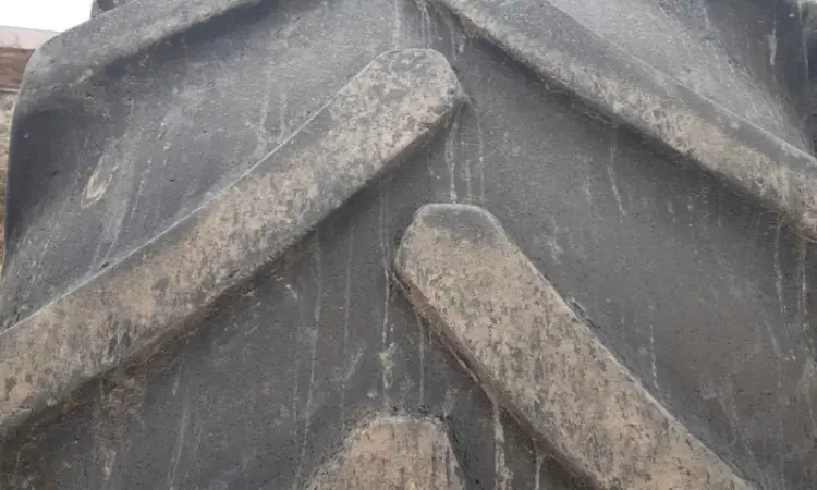 Бу шина 710/70R42(28-р42) GoodYear 710х70х42 - фото № 4