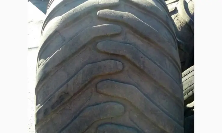 Продам б/у шины 750/70R26 - фото № 1