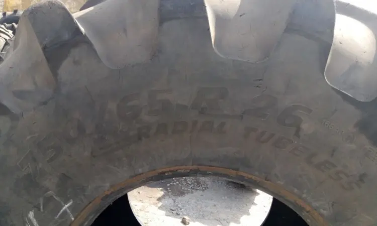 Б/у шина 750/65R26 Michelin - фото № 2