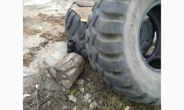 Бу шина 650/55r25 goodyear в наличие 2 шт. для спецтехники - фото № 1