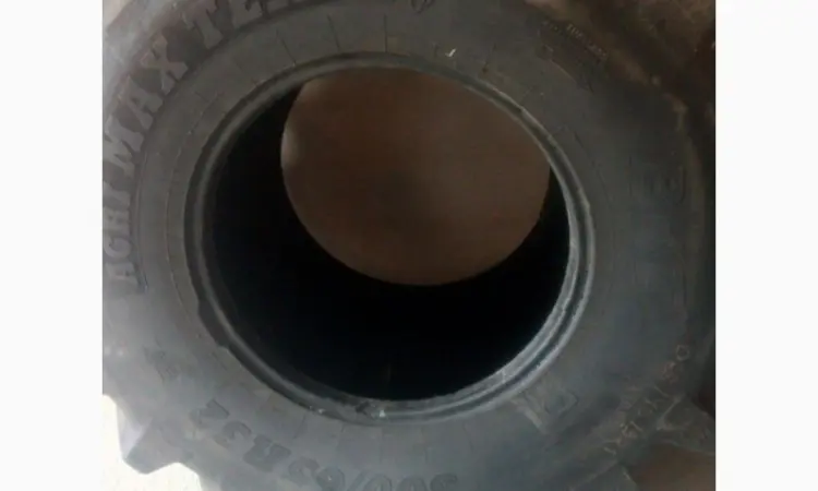 Шина 800/65R32 178A8 BKT - фото № 2