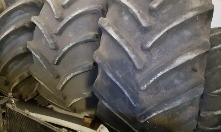 Б/у шина 800/65R32 (30.5LR32) Днепрошина и Continental - фото № 1