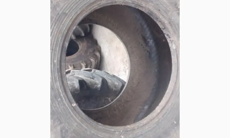 Бу шина 800/65R32 Dneproshina - фото № 3