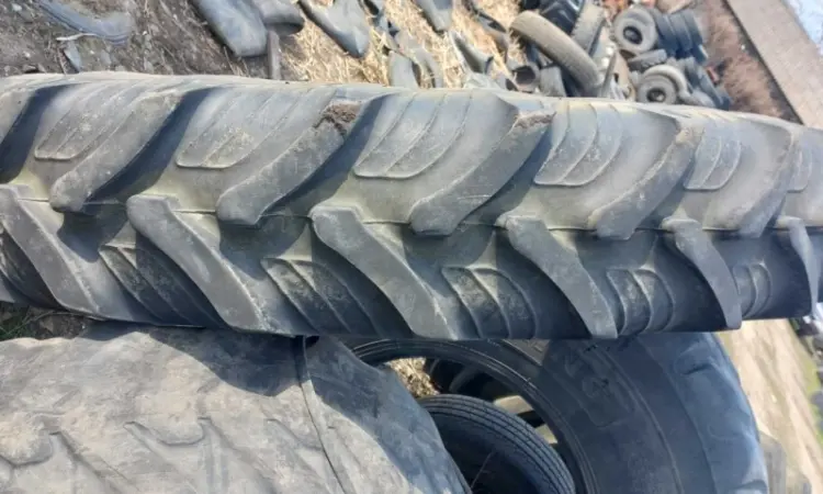 Бу шина 300/95r46 Taurus опрыскиватель - фото № 2