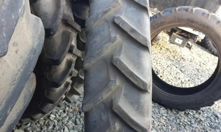 Бу шина 270/95R48 BKT - фото № 1
