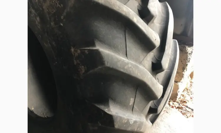 Бу шина на комбайн 900/60R32 (35.5R-32) Trelleborg - фото № 1