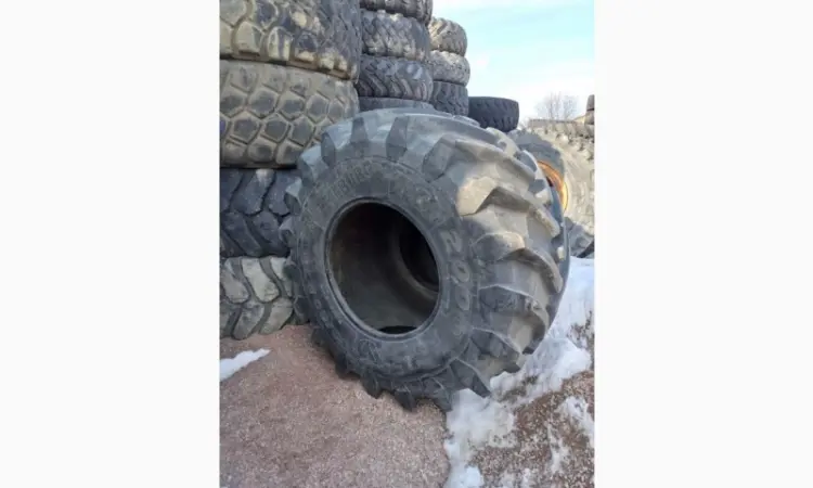Бу шина на комбайн 900/60R32 (35.5R-32) Trelleborg - фото № 2