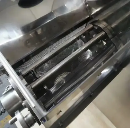 Промышленная сыротерка для мягкого типа сыра STvega Cheese Grinder H300 - фото № 5