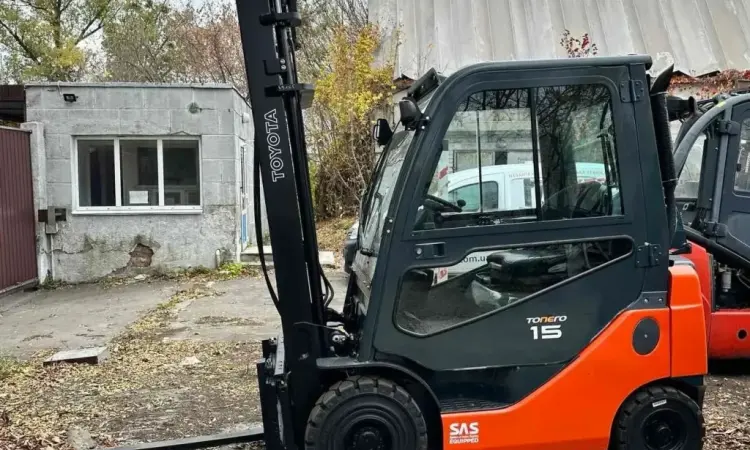 Навантажувач вилковий 1.5т. Toyota 06-8FG15F КАБІНА 1300 мотогодин - фото № 1