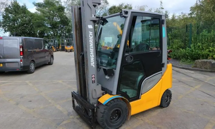 Вилочный погрузчик Jungheinrich TFG316S. Вилочный погрузчик б/у - фото № 2