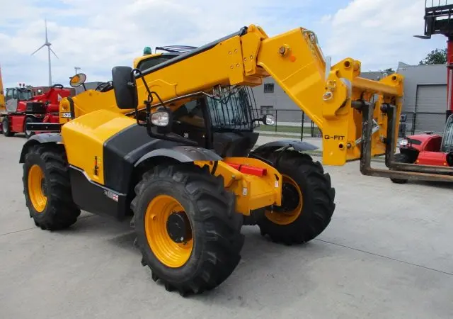 Спецтехника. Телескопический погрузчик JCB 535-95 - фото № 7