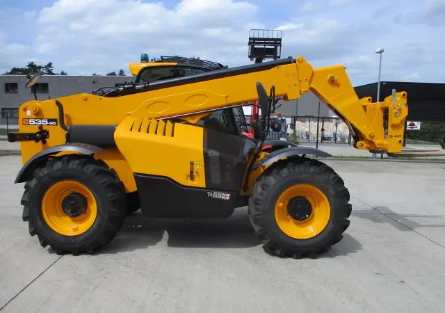 Спецтехника. Телескопический погрузчик JCB 535-95 - фото № 3