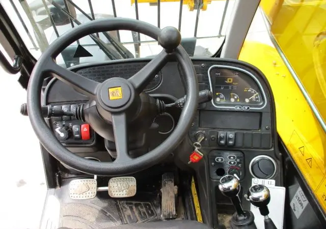 Спецтехника. Телескопический погрузчик JCB 535-95 - фото № 18
