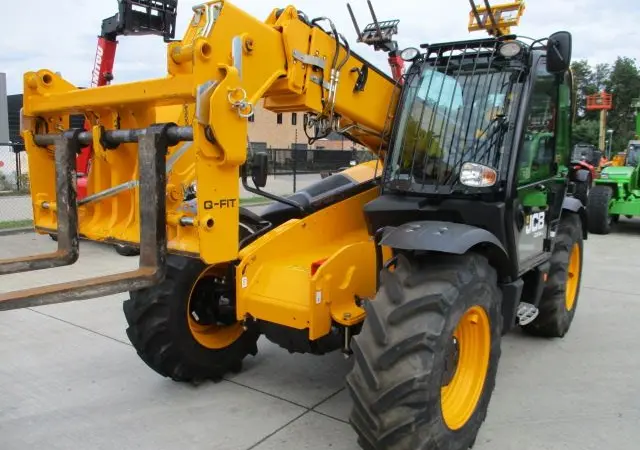 Спецтехника. Телескопический погрузчик JCB 535-95 - фото № 15