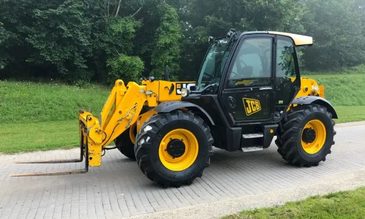 Спецтехника. Телескопический погрузчик JCB 531-70 AGRI SUPER - фото № 1