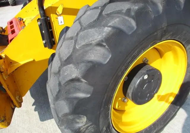 Телескопический погрузчик JCB 540-170. Строительная техника - фото № 11