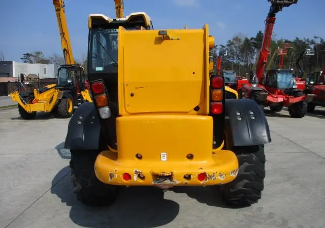 Телескопический погрузчик JCB 540-170. Строительная техника - фото № 5