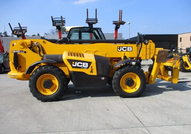 Телескопический погрузчик JCB 540-170. Строительная техника - фото № 6