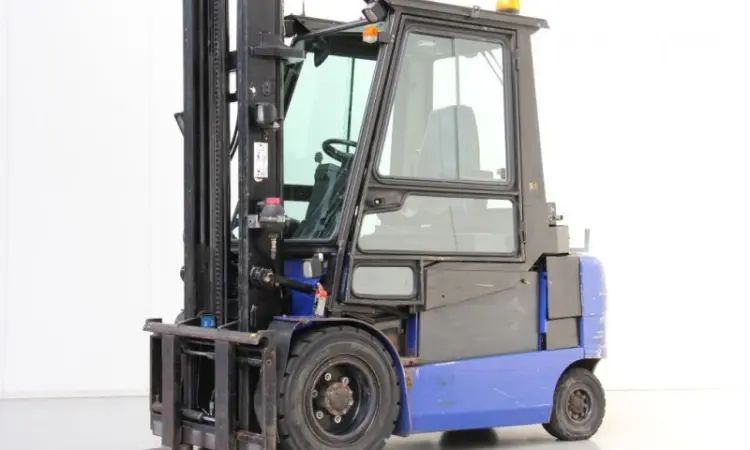 Вилочный погрузчик CAT Lift Trucks EP35K PAC - фото № 1