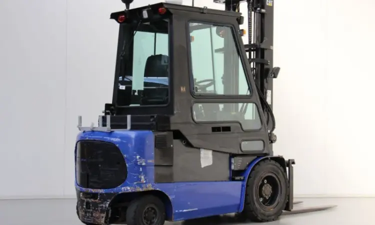 Вилочный погрузчик CAT Lift Trucks EP35K PAC - фото № 2