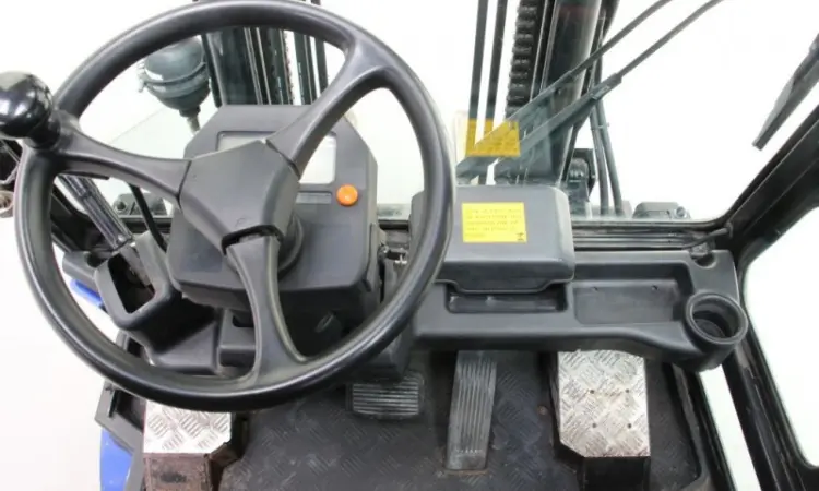 Вилочный погрузчик CAT Lift Trucks EP35K PAC - фото № 3
