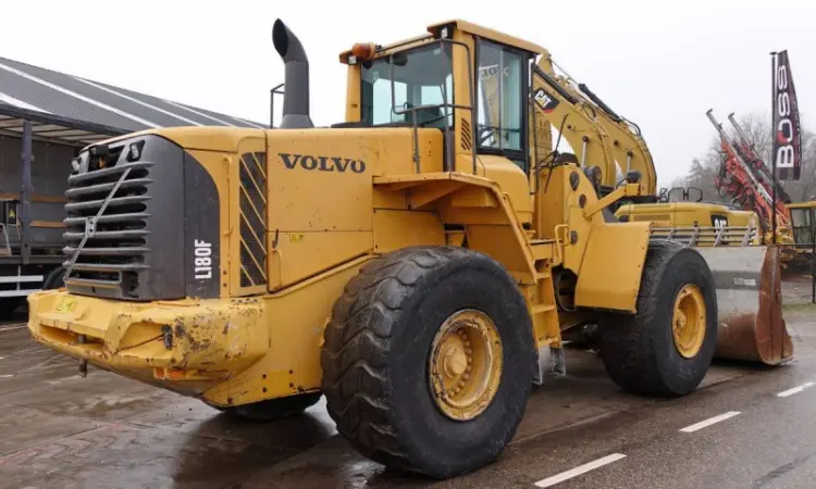 Фронтальный погрузчик Volvo L180F - фото № 6