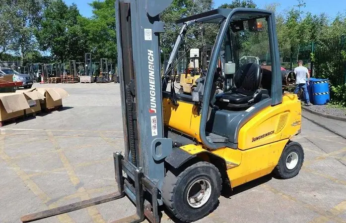 Вилочный погрузчик Jungheinrich TFG425S. Купить погрузчик б/у - фото № 1