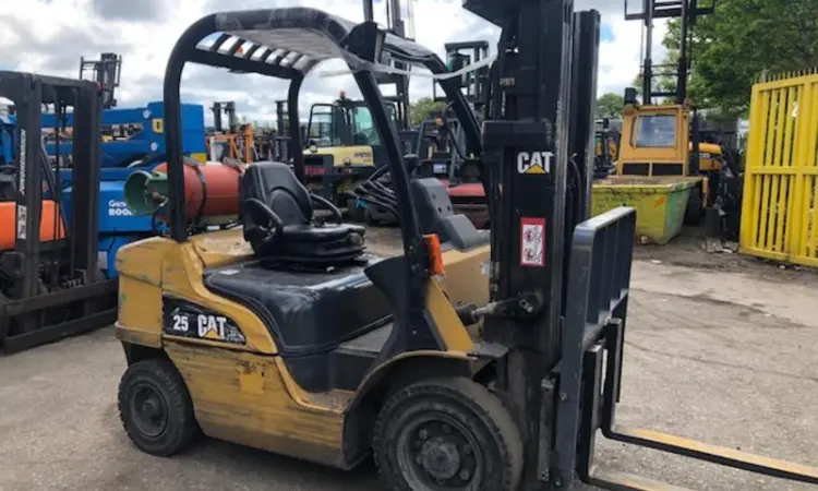 Вилочный погрузчик Caterpillar GP25 - фото № 3